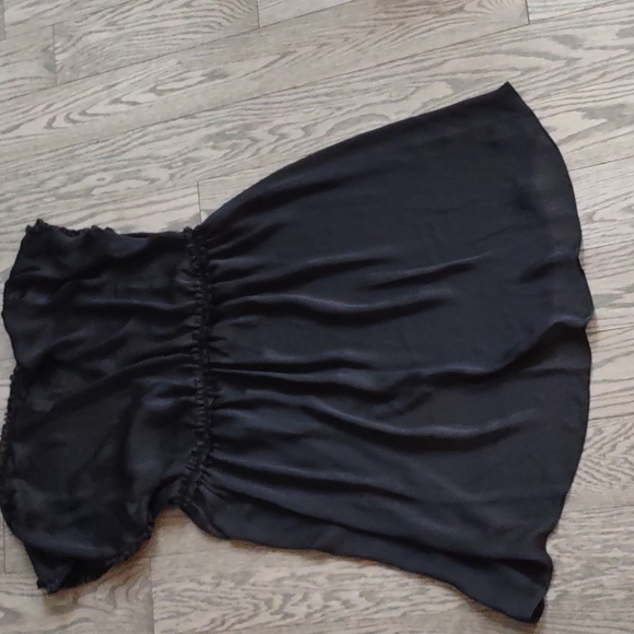 Beautiful black silky robe by Oscar De la Renta💕 - Picture 13 of 16